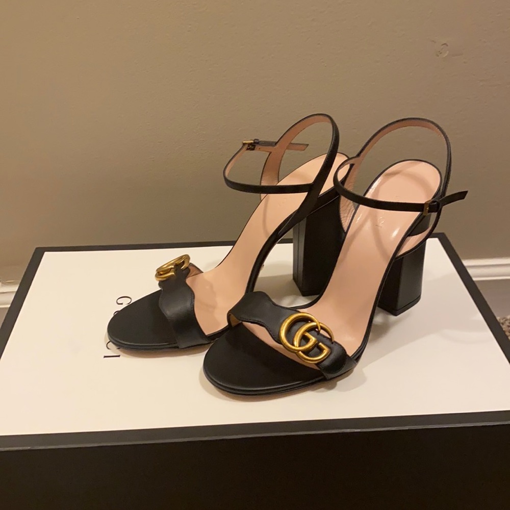 Gucci leather sandals size 38,5